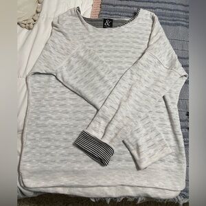 Women’s Sweater - Super cute on!!